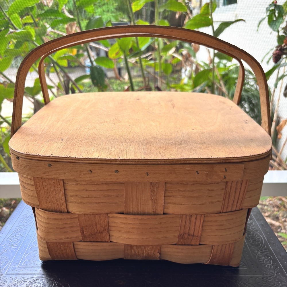Basketville Putney‎ VT Handcrafted Wood Picnic Basket w Lid Double Handle USA
